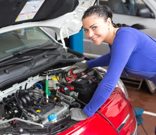 ¿Las válvulas del coche están desgastadas? ¡Así se revisan y cambian correctamente!