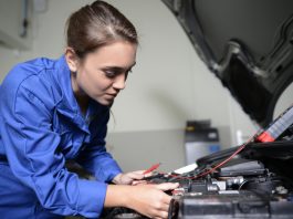 El mantenimiento adecuado para el sistema de aire acondicionado de su vehículo - ¡Así se hace correctamente!