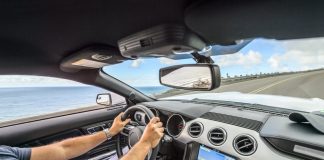 La radio de coche nueva no se enciende - ¿Qué hacer?