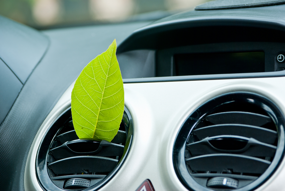 Buen clima en el coche – ¡O cómo cambiar el filtro de polen en casa!