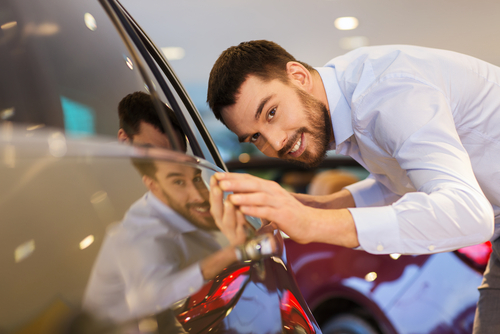 eliminar las abolladuras del coche antes de la venta