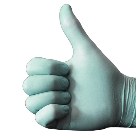 el uso de guantes desechables para realizar este trabajo